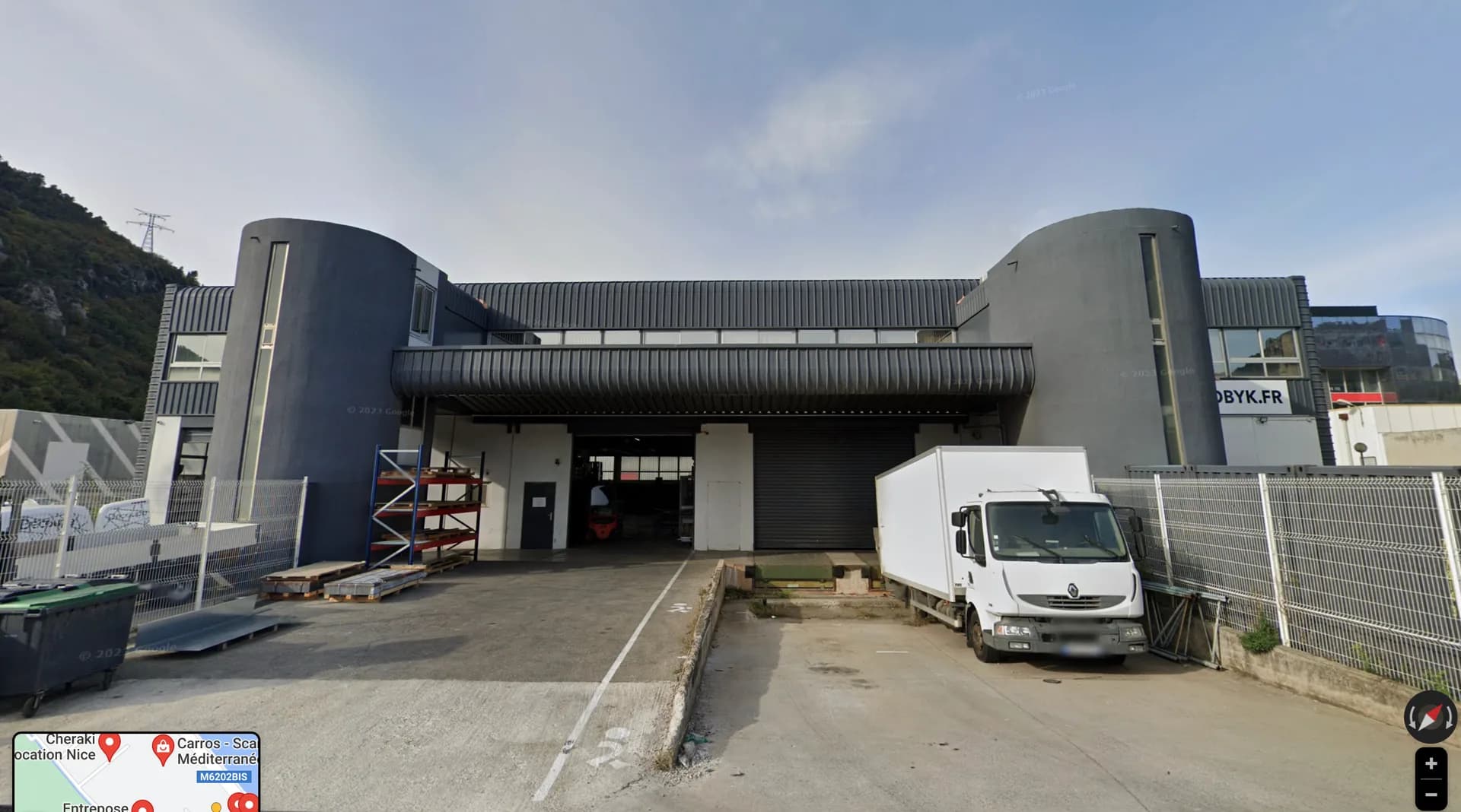Location — Entrepôt / Local Industriel | Carros (06510)